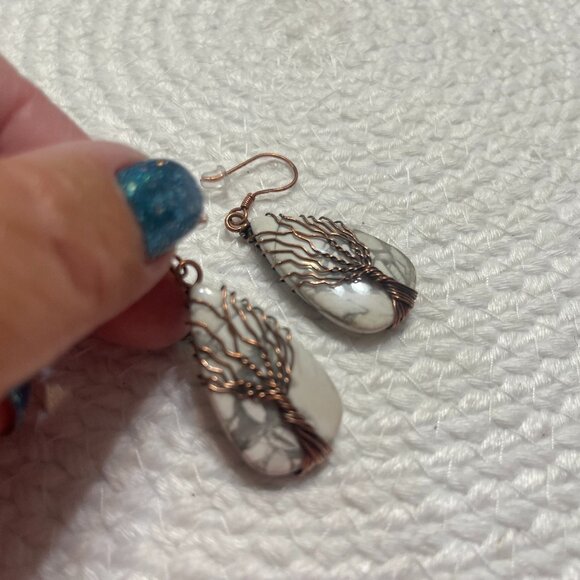 Rustic HOWLITE COPPER WIRE-WRAPPED TREE Handmade Dangle Earrings #620D - Picture 1 of 3